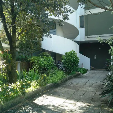 Stunning Flat Near The דירה *