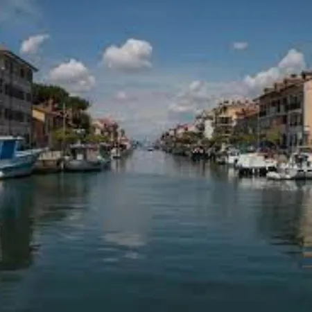 Stunning Flat Near The